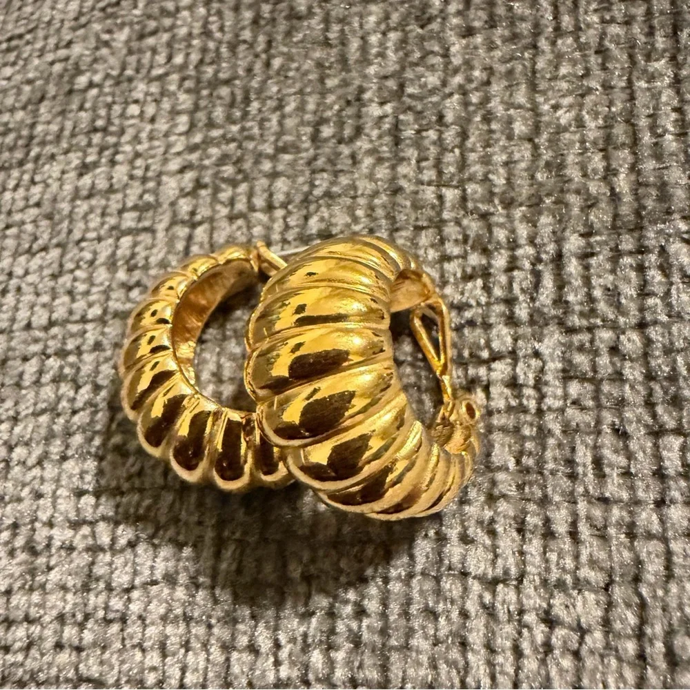 Ribbed Hoop Earrings – Signed & Classic